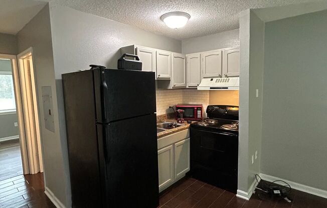 1 bed, 1 bath, 400 sqft, $1,350, Unit Unit 147