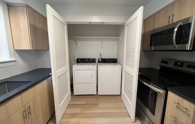 2 beds, 1 bath, $1,895, Unit 14