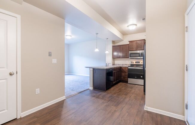 3 beds, 2.5 baths, 1,440 sqft, $1,650, Unit 6929 Daniel DeFoe Drive