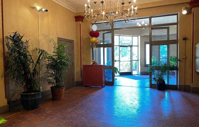 Studio, 1 bath, 400 sqft, $875, Unit 710