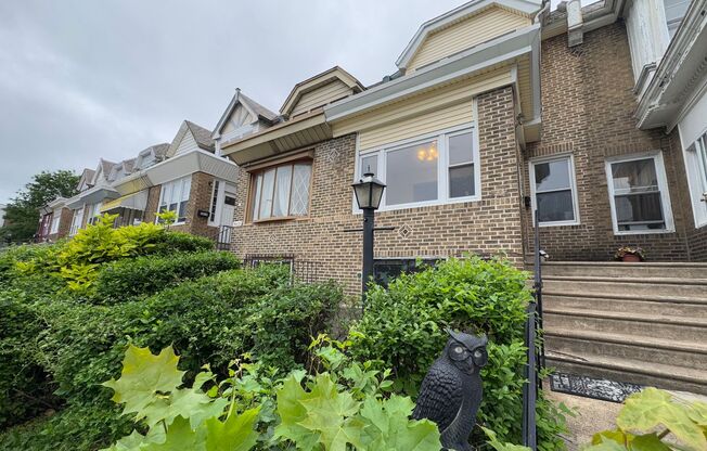 Spacious 3-Bed/2.5-Bath Townhome in Wynnefield! Available NOW!