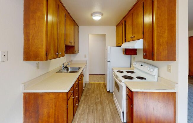 2 beds, 1 bath, 770 sqft, $1,995, Unit 01