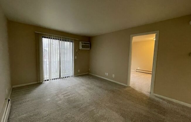 1 bed, 1 bath, 600 sqft, $925, Unit 2915 205