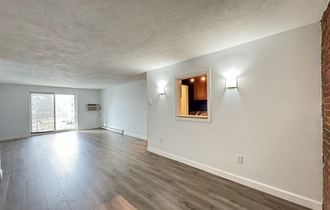 36 GREENTREE LN