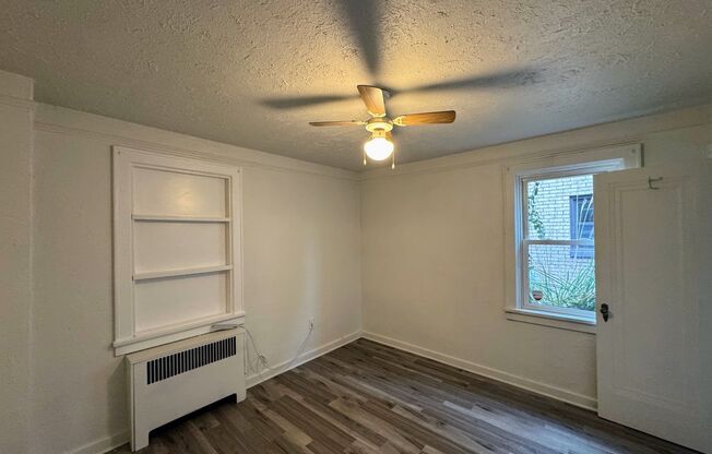 3 beds, 1 bath, $1,650