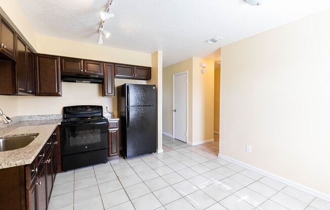 2 beds, 1 bath, $1,550