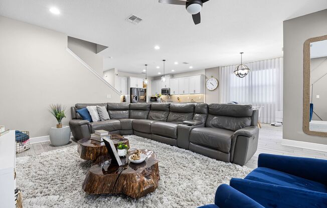 Beautiful 5-Bedroom Rental Home Available in John’s Lake Landing – Clermont, FL