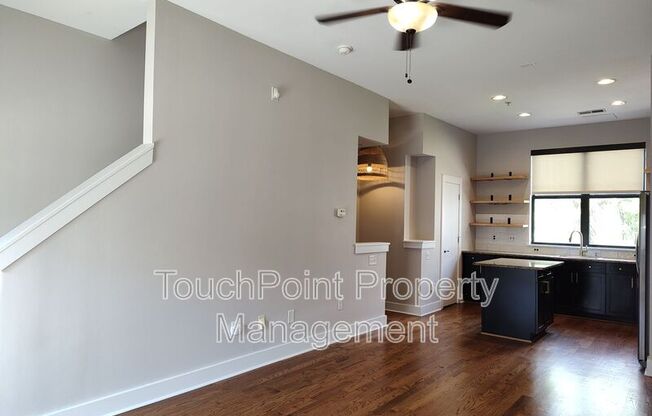 926 E 8 ST