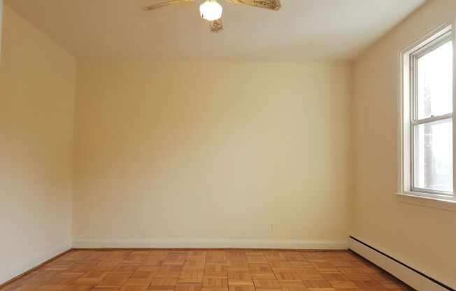 2 beds, 1 bath, 800 sqft, $1,695, Unit E11