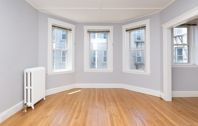 1 bed, 1 bath, 366 sqft, $2,250, Unit 33.