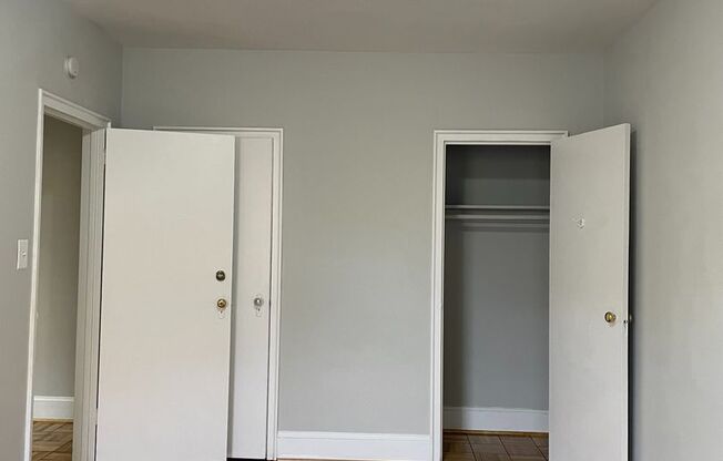 1 bed, 1 bath, 925 sqft, $1,994, Unit 122