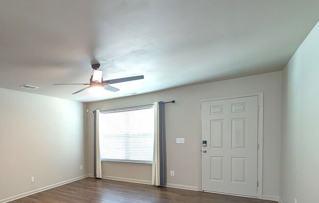 Charming home located in the Apple Creek Community in Dallas NC!