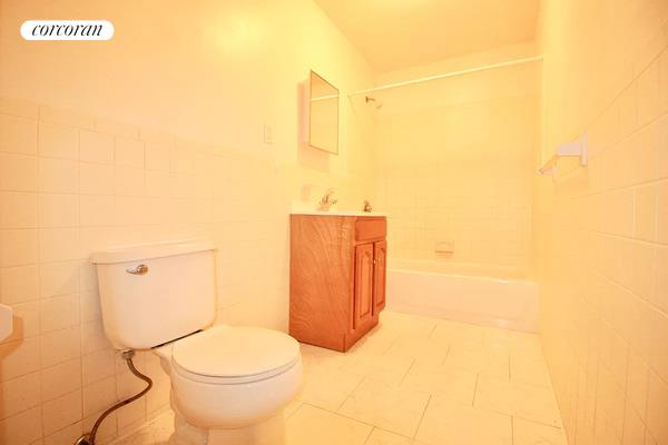 3 beds, 1.5 baths, 1,100 sqft, $3,900, Unit 3K