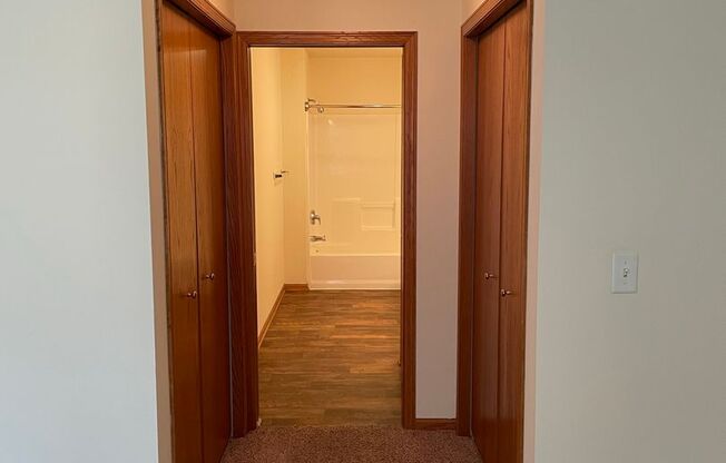 1 bed, 1 bath, 805 sqft, $1,480, Unit 931-106