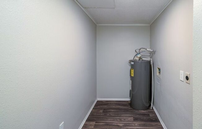 1 bed, 1 bath, 576 sqft, $950, Unit 11C