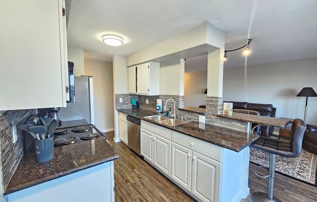 2 beds, 1 bath, 850 sqft, $1,295, Unit 109