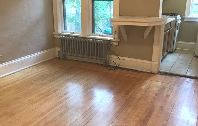 1 bed, 1 bath, $995, Unit 38