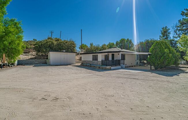 2 Bedroom Single Story in Santa Clarita.