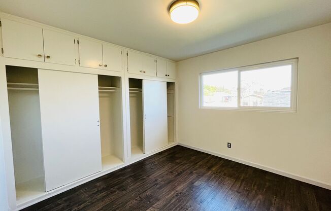 2 beds, 1 bath, $2,495, Unit 5