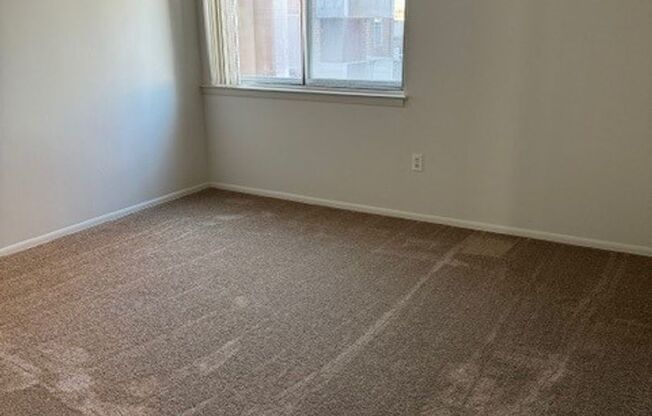 2 beds, 1 bath, 956 sqft, $1,695, Unit 00 - E- 6