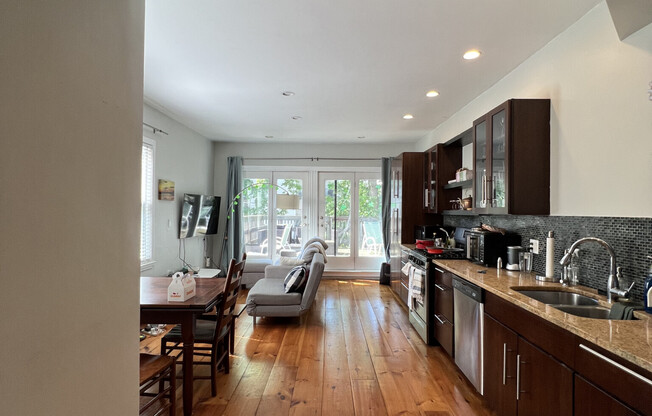 861 E BROADWAY