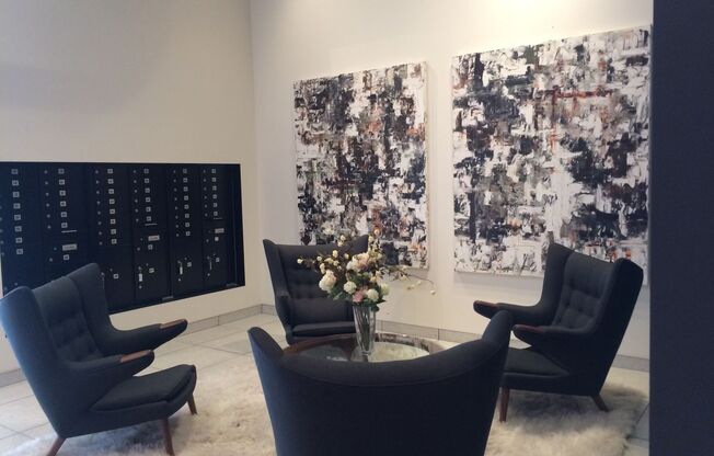 Studio, 1 bath, 382 sqft, $2,250, Unit 704