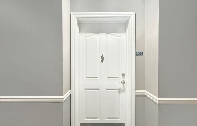 $0 DEPOSIT OPTION. 2 BED / 2BATH MODERN CAPITOL HILL CONDO WITH STUNNING VIEWS