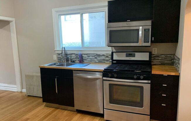 2 beds, 1 bath, $1,350, Unit Mt Washington