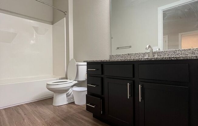 2 beds, 2 baths, 910 sqft, $1,550