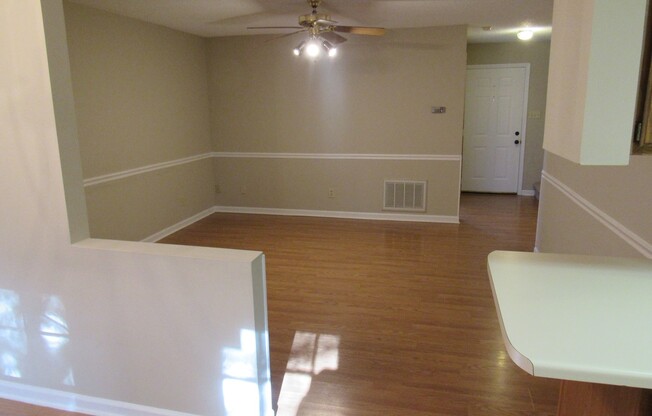 2 Bedroom 2 Bath condo Powell available for immediate move in!