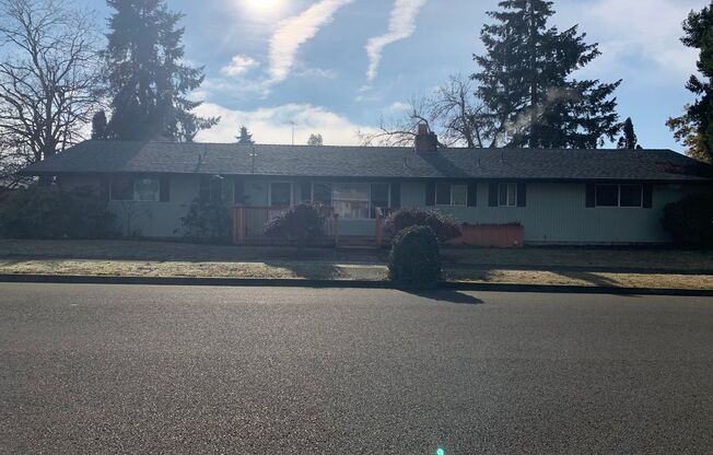 Single Story House in Stayton