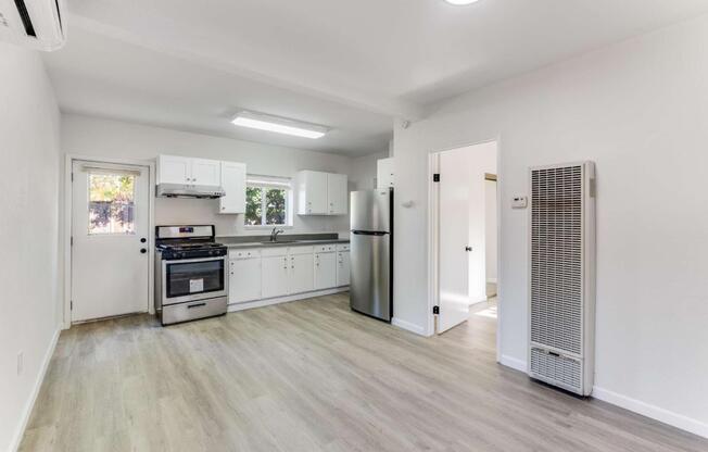 54 ANNIE LAURIE ST
