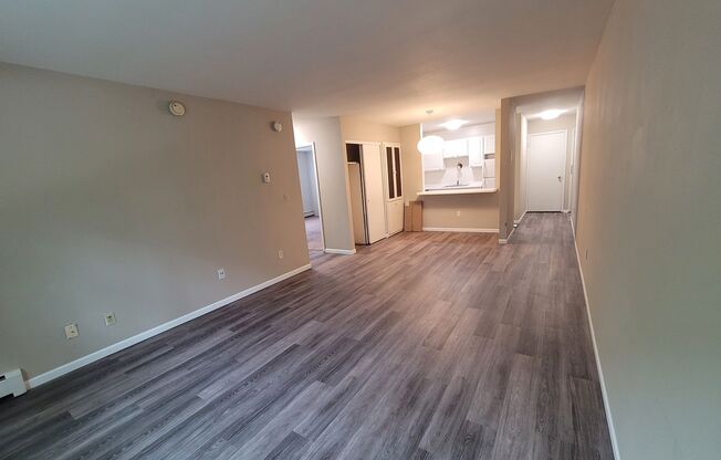 2 beds, 1 bath, $1,425, Unit 316