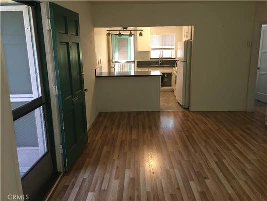 4933 CAHUENGA BLVD
