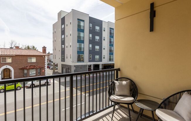 1 bed, 1.5 baths, 823 sqft, $1,750
