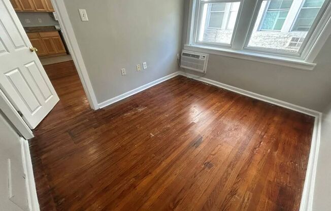 1 bed, 1 bath, 550 sqft, $1,090, Unit B16