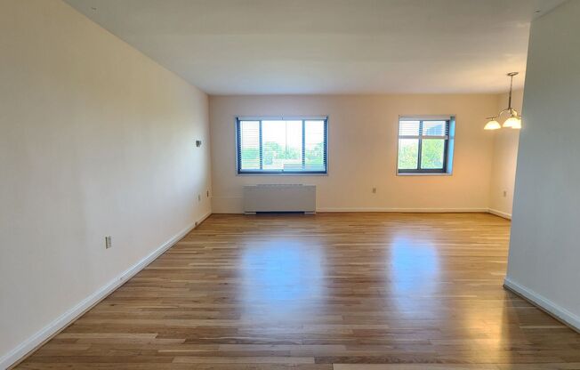 Utilities Included! Parking! Near Pentagon City Metro!
