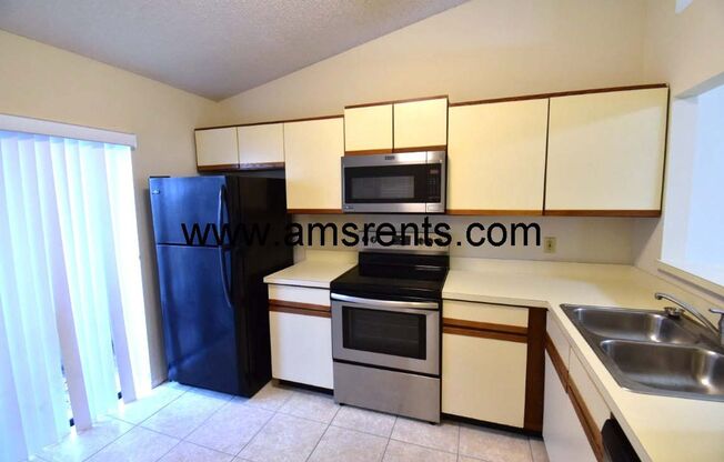 3 beds, 2 baths, $1,675