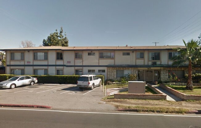 6000 FULTON AVE
