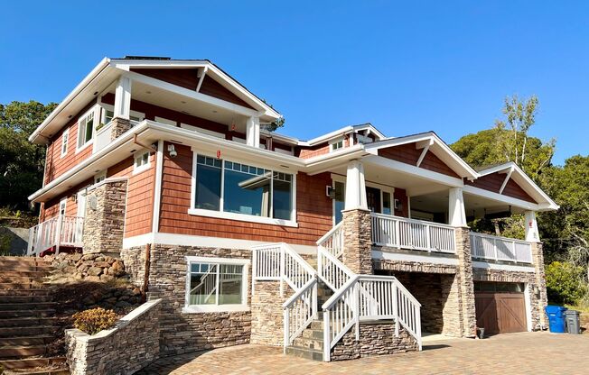 Spectacular views, gracious living areas, superb entertaining space....5 minutes to downtown, 2 minutes to 280!
