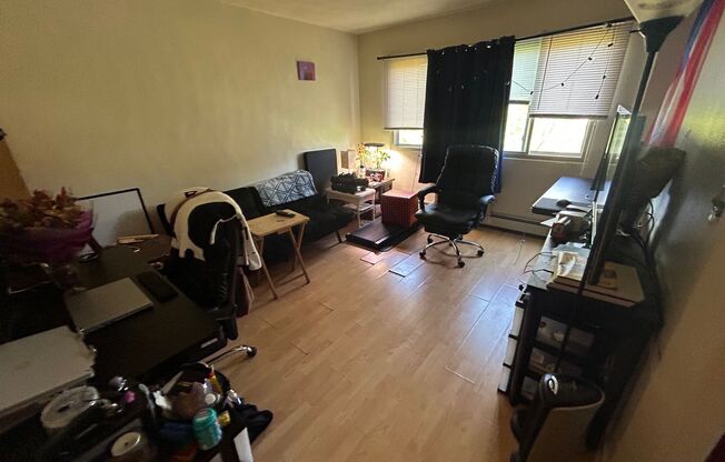 1 bed, 1 bath, $850, Unit 315