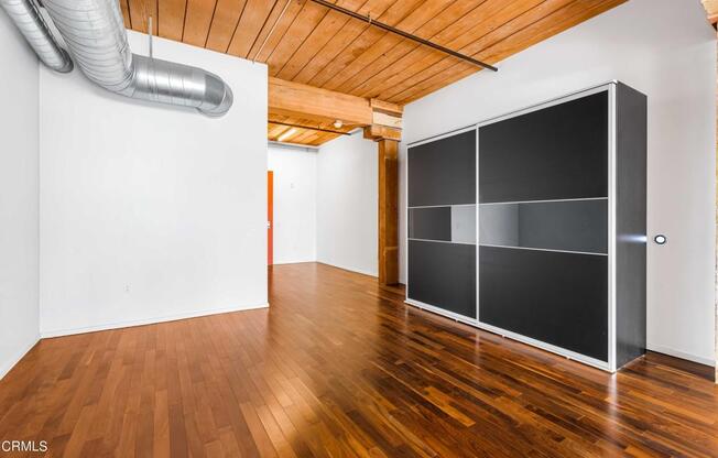 1 bed, 1 bath, 950 sqft, $3,600, Unit 325