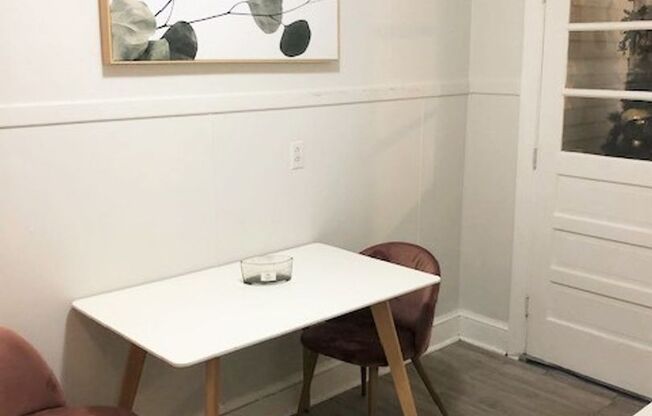 Studio, 1 bath, 420 sqft, $1,950