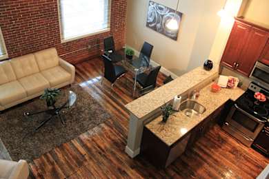 2 beds, 1 bath, 865 sqft, $2,225