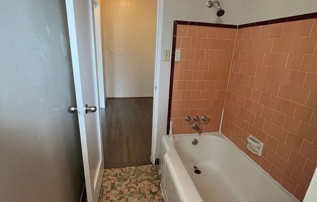 2 beds, 1 bath, 700 sqft, $1,495, Unit 66 MC