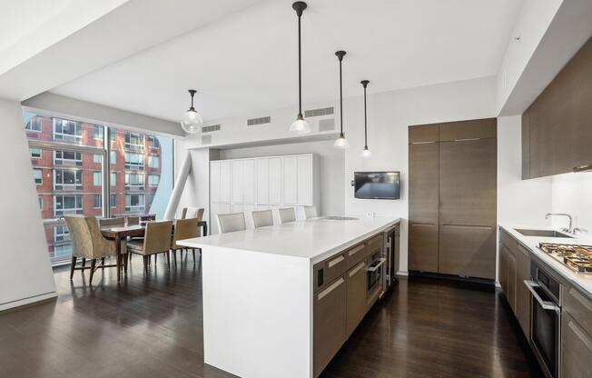 515 W 23 ST