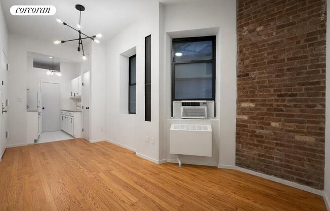 1 bed, 1 bath, $3,400, Unit 1FW