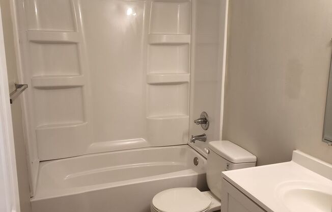 Studio, 1 bath, 355 sqft, $650, Unit 67