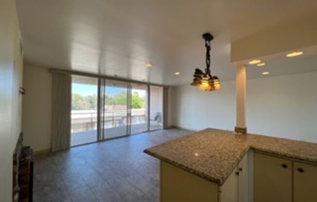 2 beds, 2 baths, $2,250, Unit #334J