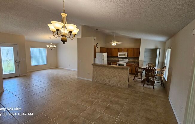 Beautifully Maintained Home In Palm Harbor